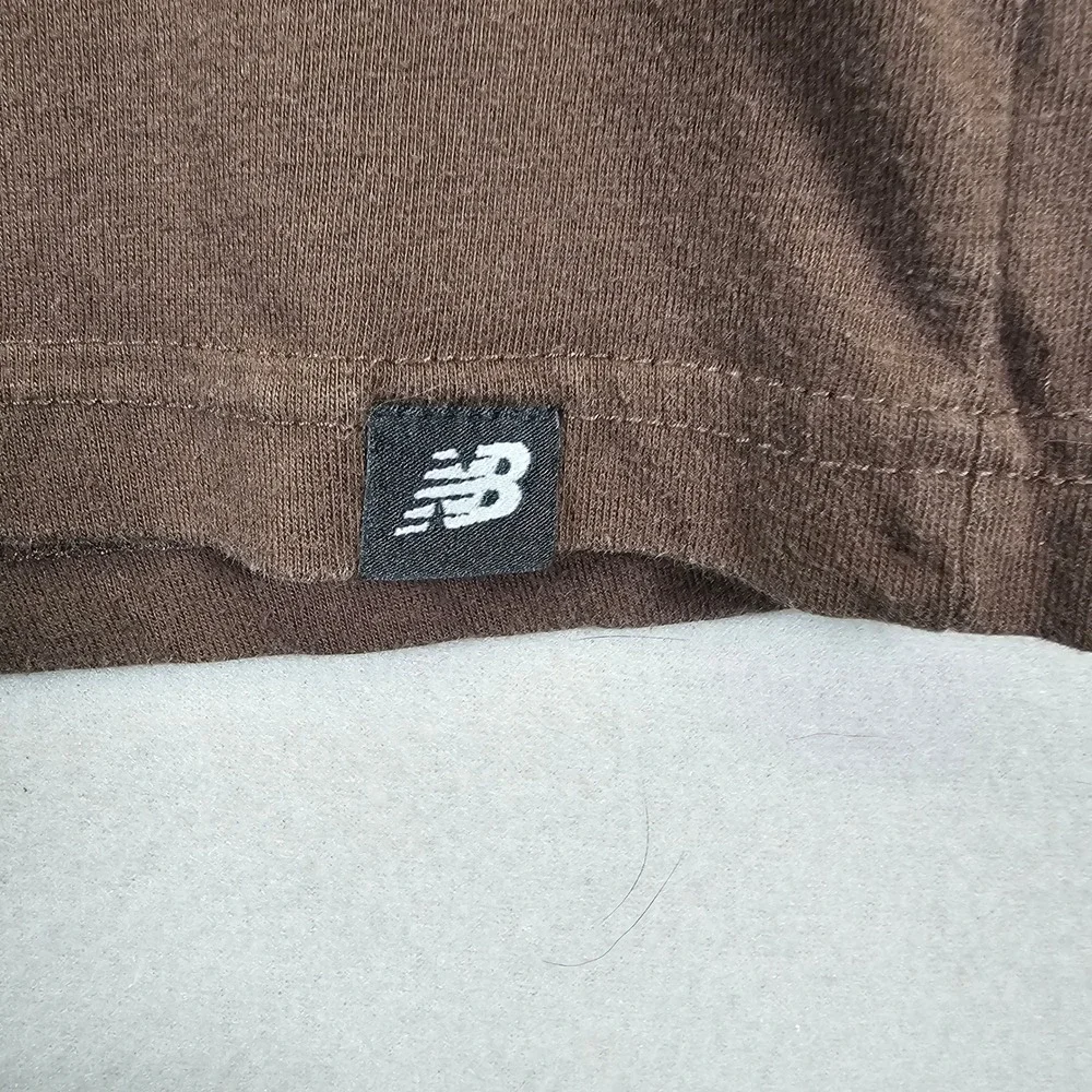 New Balance Boys‎ XL 18/20 Brown Short Sleeve Logo T-Shirt Crew Neck Sporty